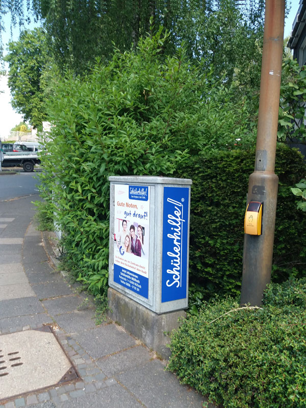 Verteilerkasten mit Dauerwerbung Verteilerkasten mit Dauerwerbung