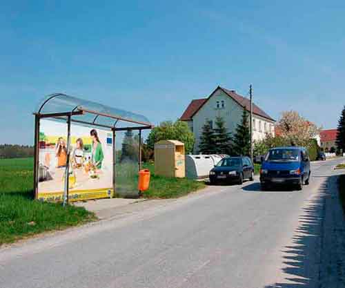 Plakatwerbung mit Wartehallen