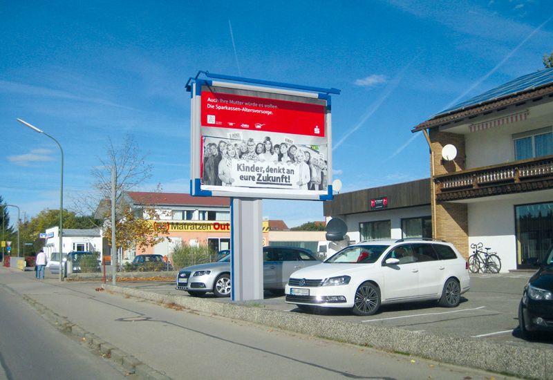 City Star Board an einer Straße City Star Board an einer Straße