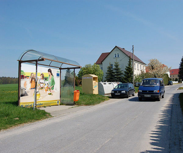 Plakatwerbung mit Wartehallen Plakatwerbung mit Wartehallen