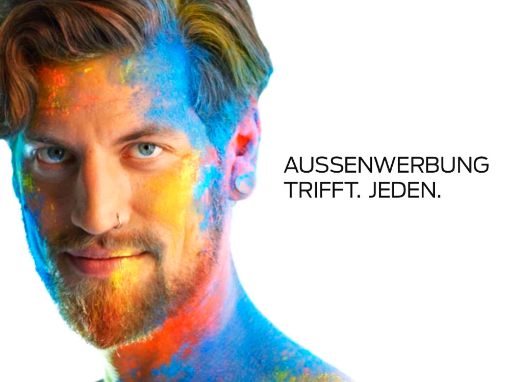 Aussenwerbung trifft jeden Plakatmotiv Aussenwerbung trifft jeden Plakatmotiv