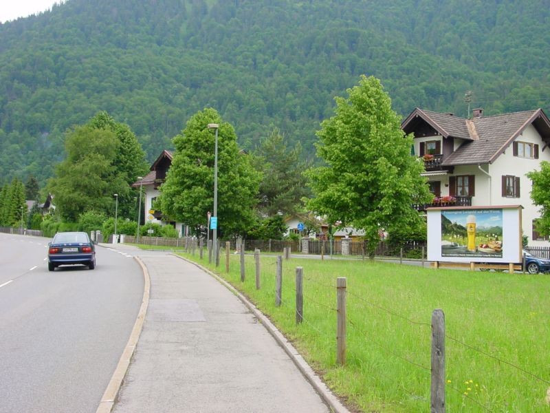 An der B23 Ortsausgang in Richtung Passionsspielort Oberammergau