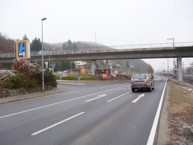 Wernfelder Straße, B 26, Einfahrt E-Center/Aldi