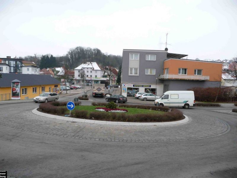 Hauptstr.gg./ Alte Umgehungsstr.nh.Isar-Brücke Kreisverkehr