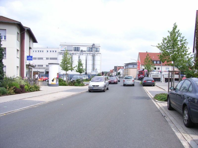 Röthenbacher Straße 6 / Friedhofstraße, Adler Apotheke