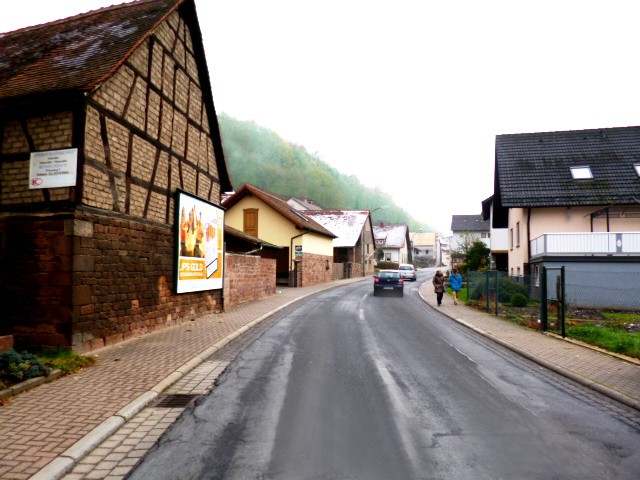 Hauptstraße 43 gg. Restaurant 