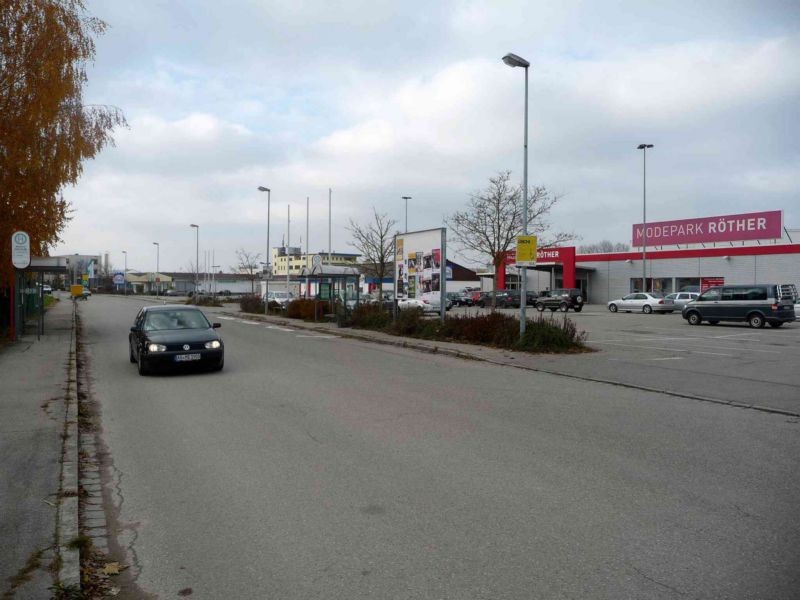 Oderstraße, Röther Modemarkt, Parkplatz (VS) Bush.