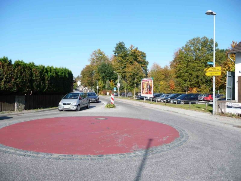 Ahamer Straße gg. / Friedhofstraße / Kreisverkehr