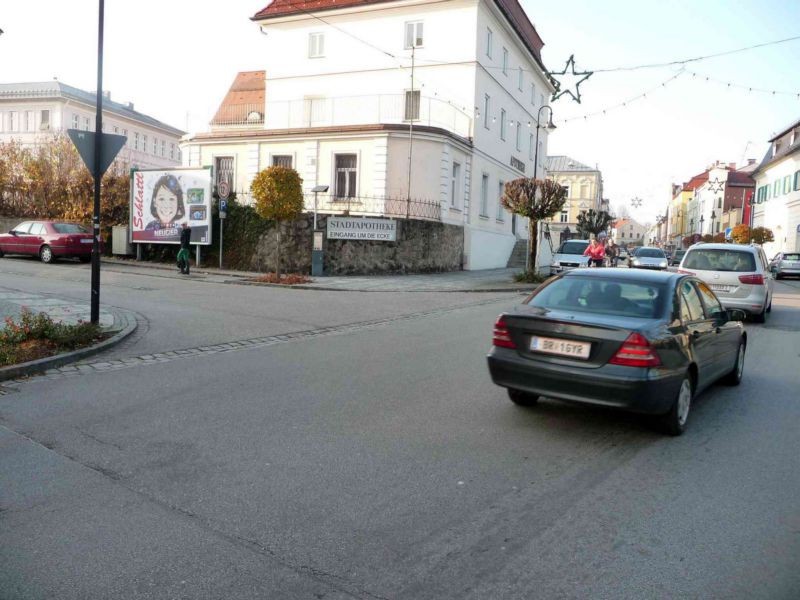 Anton-Gober-Str. gg. HypoVereinsbank / Innstraße