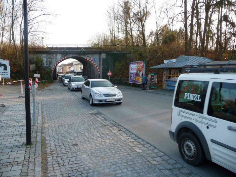 Innstr. gg. 43a, Grenzübergang, Bahnunterführung, Kiosk