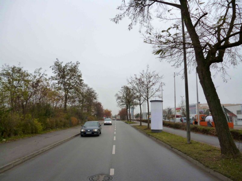 Posener Straße vor Möbel Wanninger   3,0 x 3,80 m