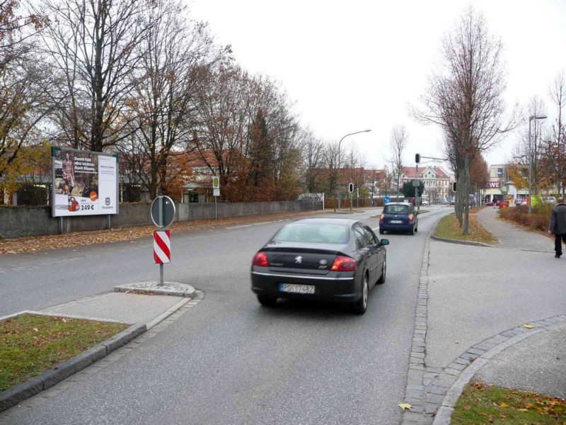 Altöttinger Str. nh. 2, Bush.gg.(P)REWE-Markt/Pfr.-Lebb-Str.