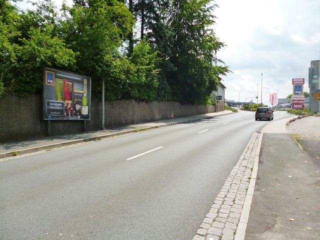 Nürnberger Str., B 2, nh. 20 gg. Fahrrad Waldhof