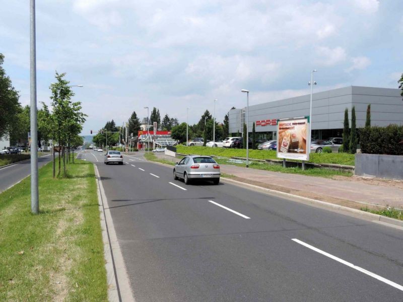 Würzburger Str., B 8 nh. / Berliner Allee nh. Mc Donald`s