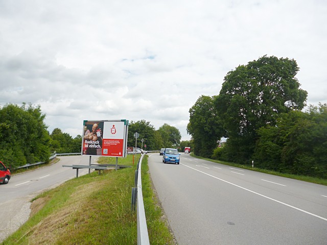 Altöttinger Str., B 12 nh./Pregelstr gg. Möbel Spar-Markt RS