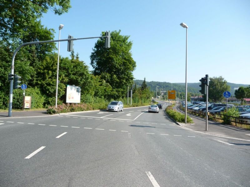 Bahnhofstraße nh. / Zum Eisengießer gg. Parkplatz