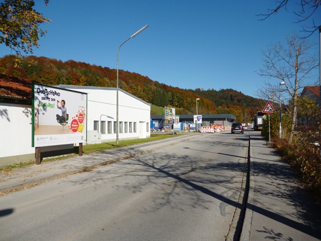 Obere Tiefenbachstr. gg. Marktstr. (gg. Penny-NKD-Deichmann)