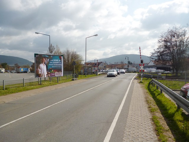 Großheubacher Str. - Bahnübergang nh. Nikolaus-Fasel-Str.