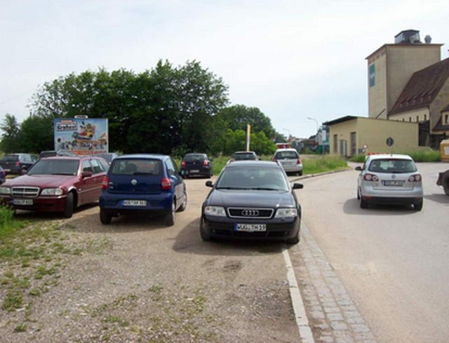 Bahnhofsplatz / Zufuhrstr. links