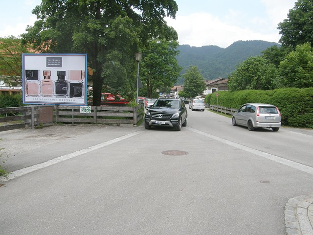 Oberachweg 2 / Georg-Hirth-Str., quer