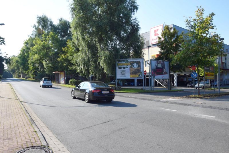 Herzberger Landstr. 8 /Kaufland/Einfahrt/lks (quer zur Str)