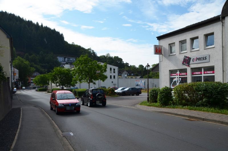 Poststr. 11/Stadthalle/L 4/nh. Eingang (Sicht KIK)