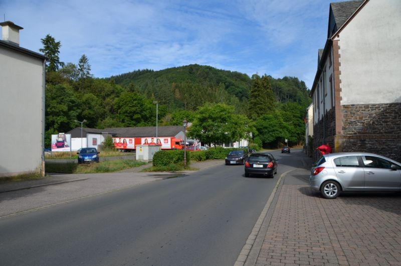 Poststr. 11/Stadthalle/L 4/nh. Eingang (Sicht Stadthalle)