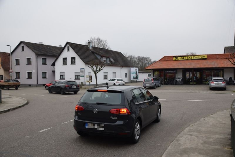 Bahnhofstr. 2/Lindenbrunnenstr/Bike-Zentrum (Schwarzach)