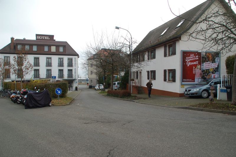 Schiffstr. 48/Zufahrt 'Hotel Schiff' (quer am Giebel)