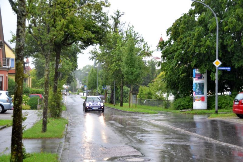 Enzisweilerstr. 19 (bei Schule)