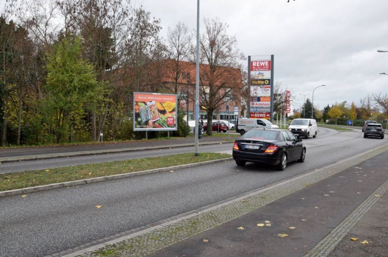 Oranienburger Str/B 273/neb. Rewe + Netto + dm -Dammstr