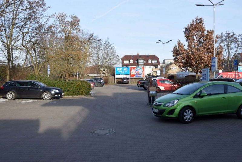 Berliner Str. 119 /Edeka im Südcenter/geg. Eingang (lks)