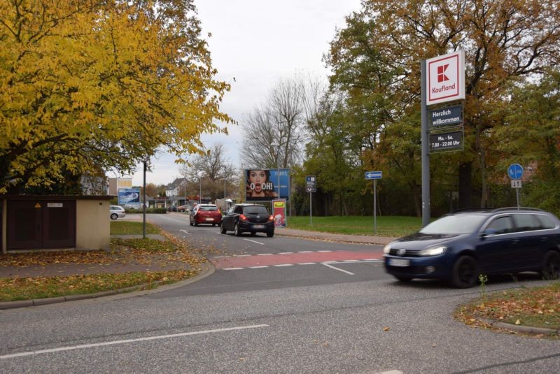 Kaltenborner Str /Kaufland (quer zur Einfahrt)