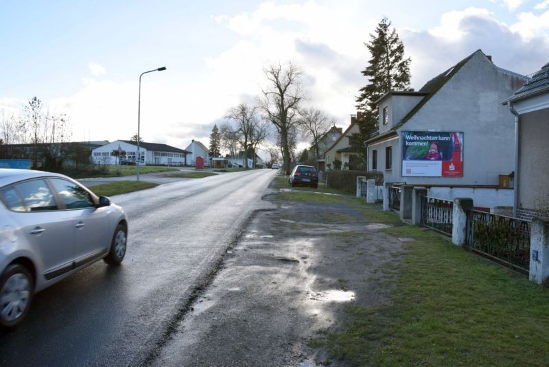 Herzberger Str. 38/Zufahrt Getränke Rössler/quer am Giebel