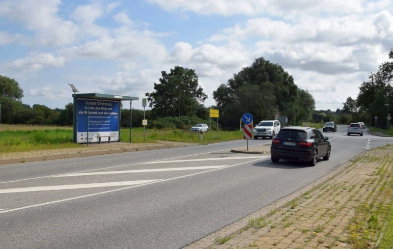 B 105/Richtung Lübeck/geg. Schönberger Str/Hts Schwanbeck/WH