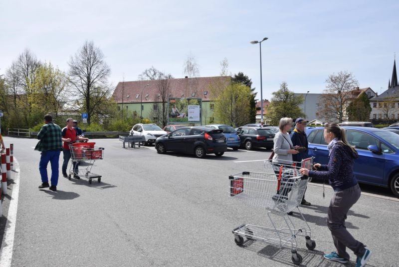 Wilhelm-Kaulisch-Str. 26 /Kaufland/geg. Eing/Sicht Mkt (lks)