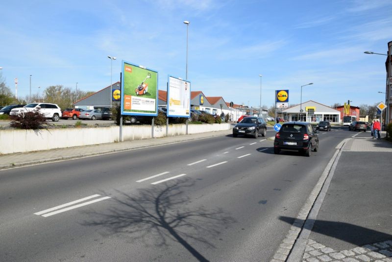 Bahnhofstr. 12/Zufahrt Lidl (geg. Tkst)