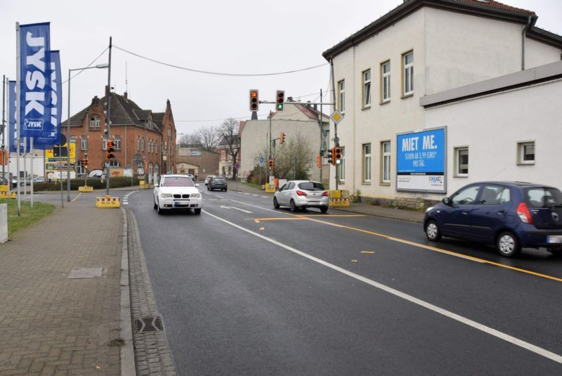 Dresdener Str/B 6/geg. Netto (Zufahrt)