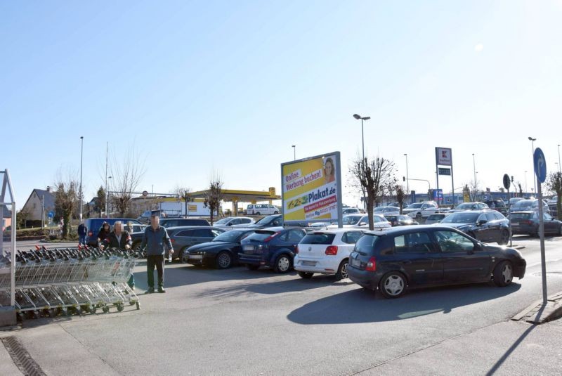 Weißenfelser Str. 70 /Kaufland/geg. Einfahrt