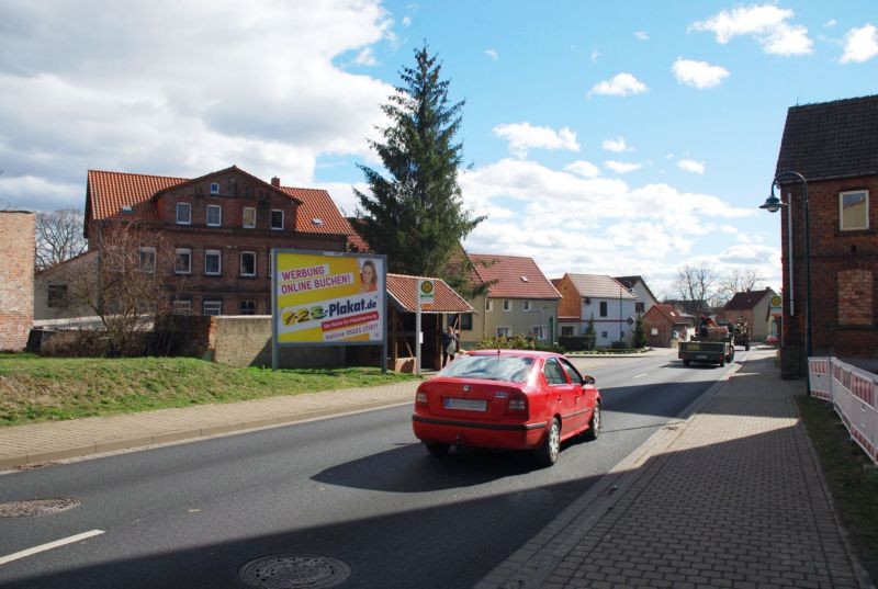 Str der Einheit/B 245/nh. Rosmarienstr  (Hamersleben)