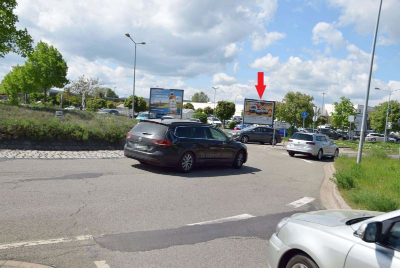 Alfred-Ley-Str. 12 /Kaufland/Sicht Kreisel (rts)