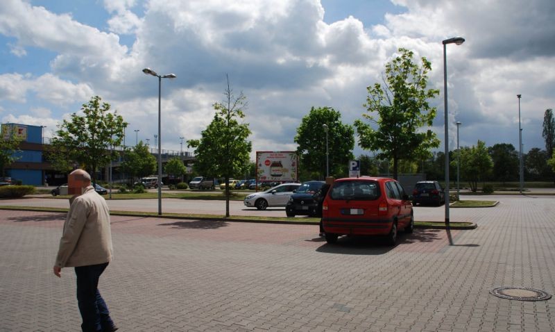 Südstadtring 70 /Lidl/neb. Einfahrt (Sicht Lidl)