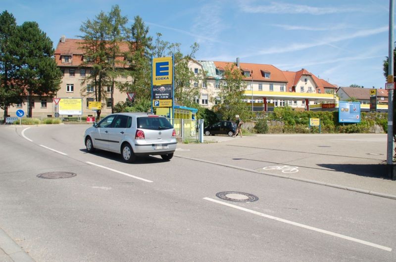 Jakob-Schüle-Str. 47 /Edeka/neb. Einfahrt