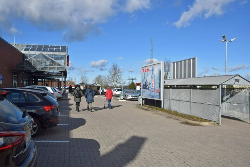 Wedeler Str. 5 /Famila/geg. Eingang (Sicht Markt)