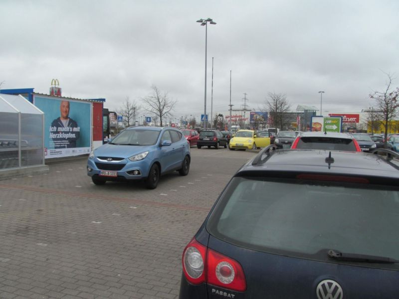 Hansestr /Kaufland im Hanse-C./Sicht Markt (WH)