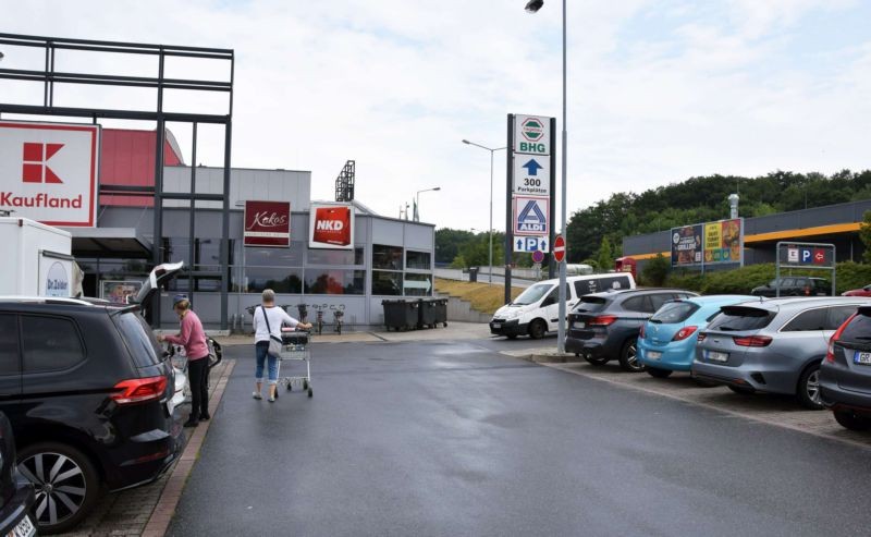 Bretniger Str. 1/geg. Einfahrt Kaufland -Pulsnitzer Str