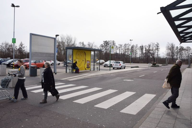 An der Bundesstr. 1 /Kaufland/Eingang Potsdamer Tor  (WH)