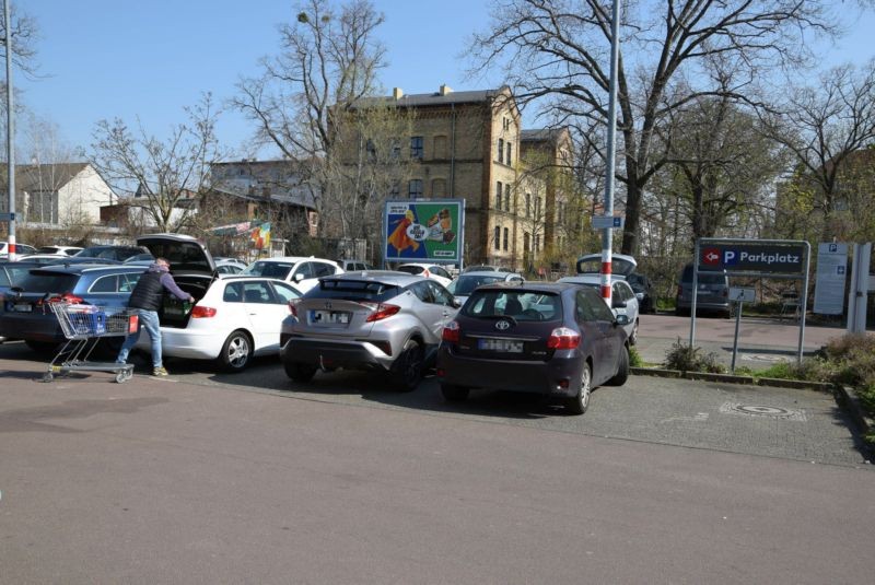 Wolfgangstr 14 /Kaufland/geg. Eingang/rts