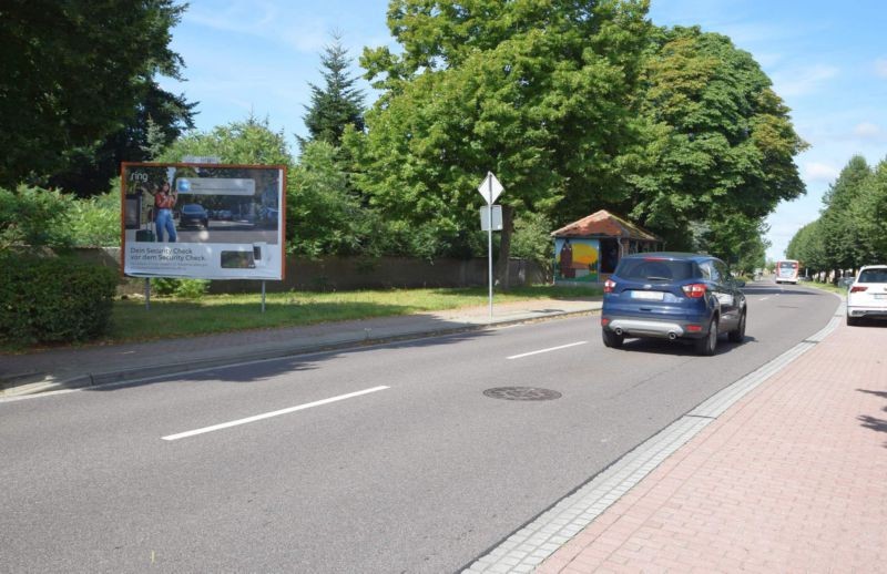 Brunnenstr/geg. Schmiedeberger Str/quer  (Söllichau)