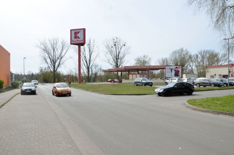 Wahrenberger Str. 67 /Kaufland/neb. Tkst (Sicht Str)